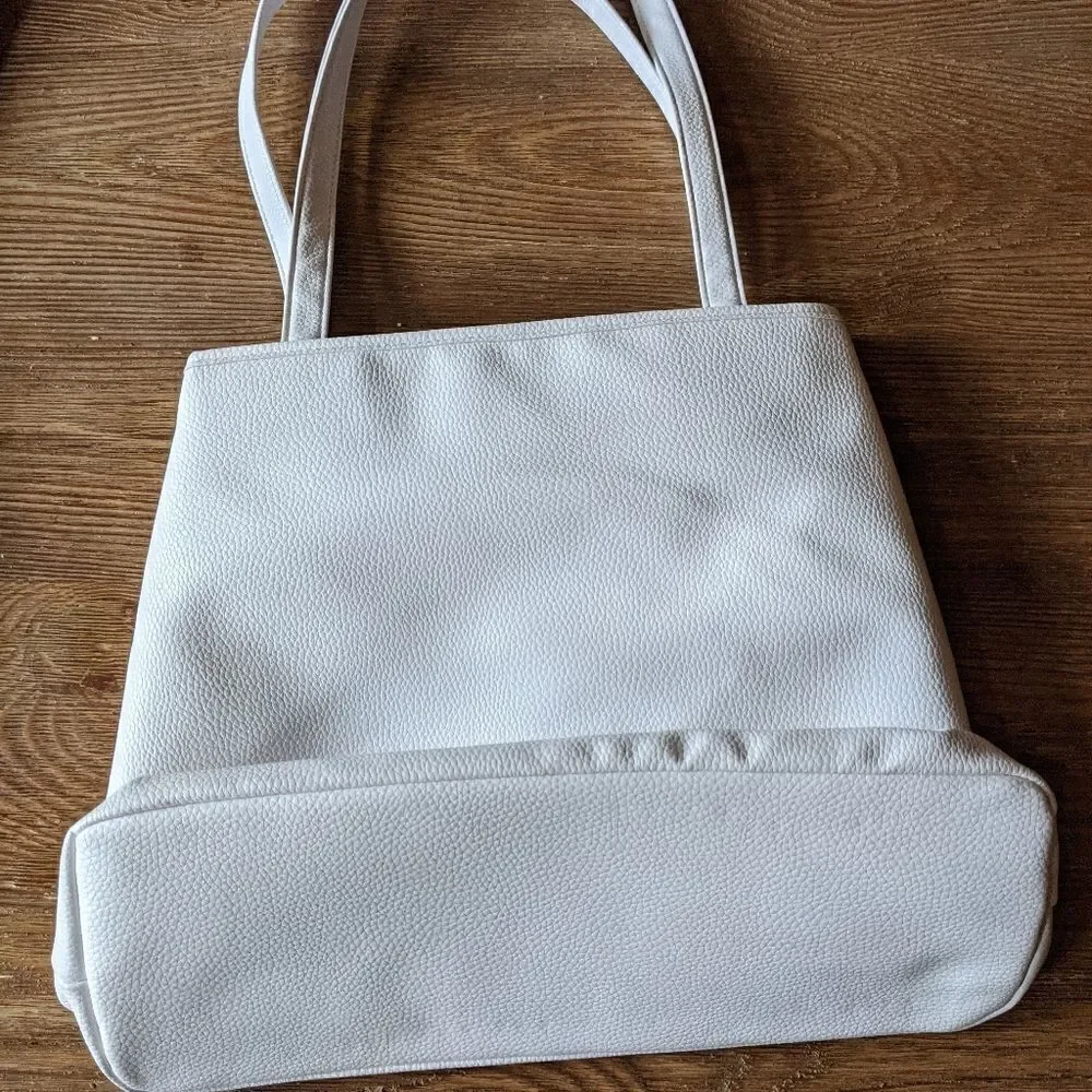Minicci Best Mom Ever White Vegan Leather Purse